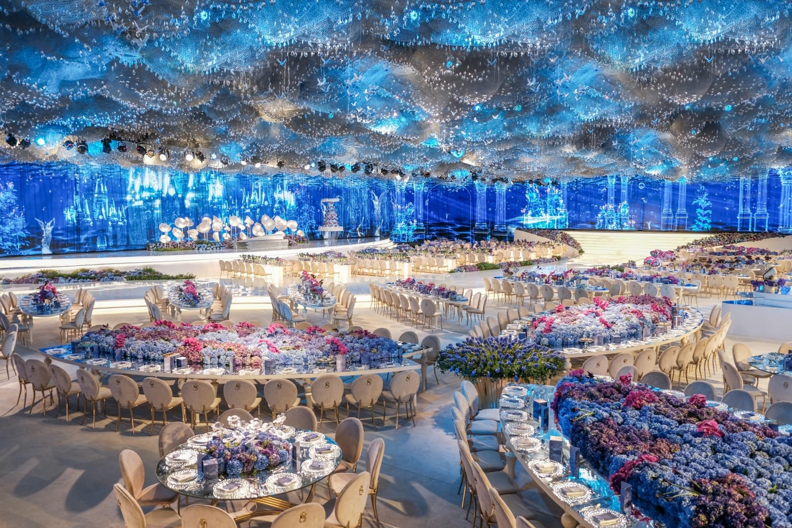 صورة مميزة: How , Le Mariage Wedding Designer, Dines with Royalties of the World!