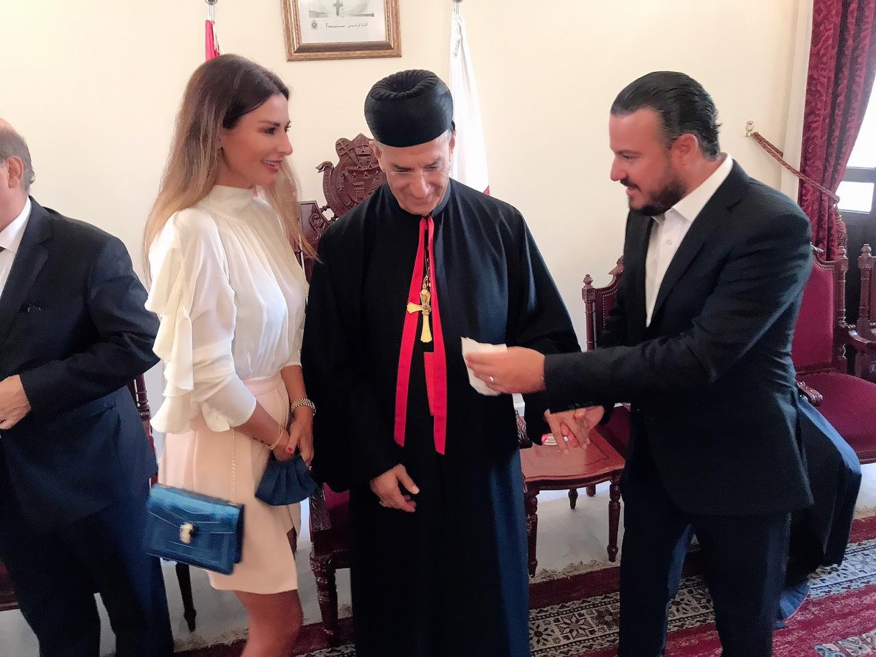 كاتيا كعدي وعريسها يباركان زواجهما بزيارة الى غبطة البطريرك - صورة مميزة صورة مميزة: كاتيا كعدي وعريسها يباركان زواجهما بزيارة الى غبطة البطريرك