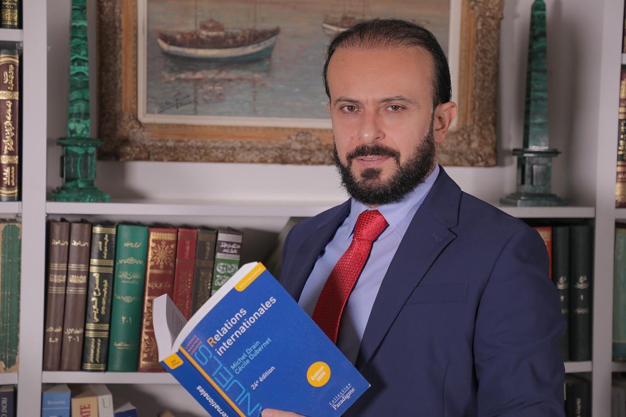 صورة مميزة: الدكتور علي حمّود موعد تشكيل الحكومة مجهول في نهاية كانون الثاني أو بعد إنتهاء العهد!