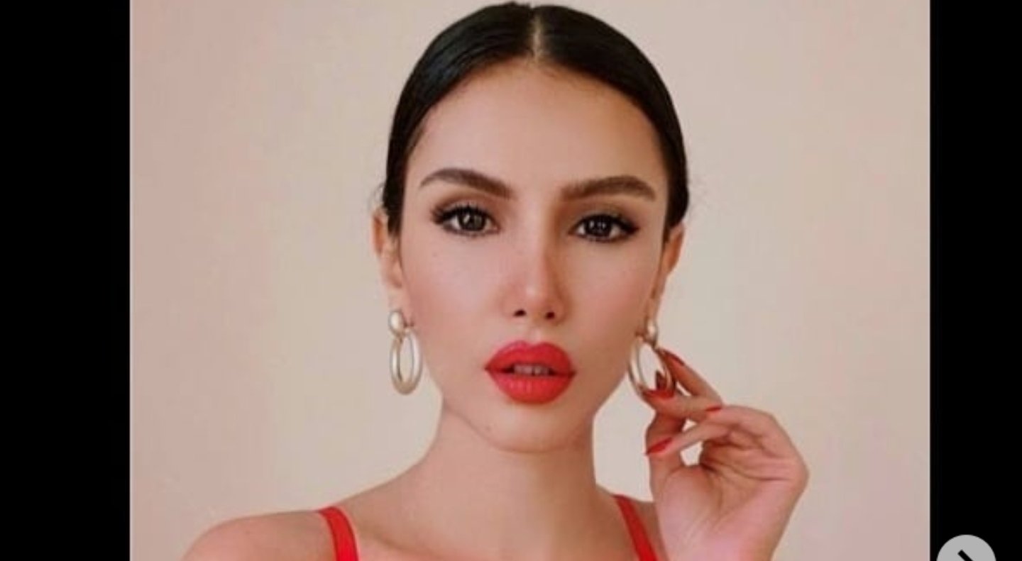كاتليا تتألق باللون الأحمر في احدث جلسة تصوير - صورة مميزة صورة مميزة: كاتليا تتألق باللون الأحمر في احدث جلسة تصوير