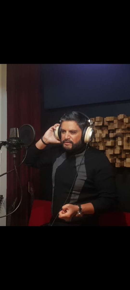 هشام الحاج يستعد لاطلاق عطيني من حبك قريباً - صورة مميزة صورة مميزة: هشام الحاج يستعد لاطلاق عطيني من حبك قريباً
