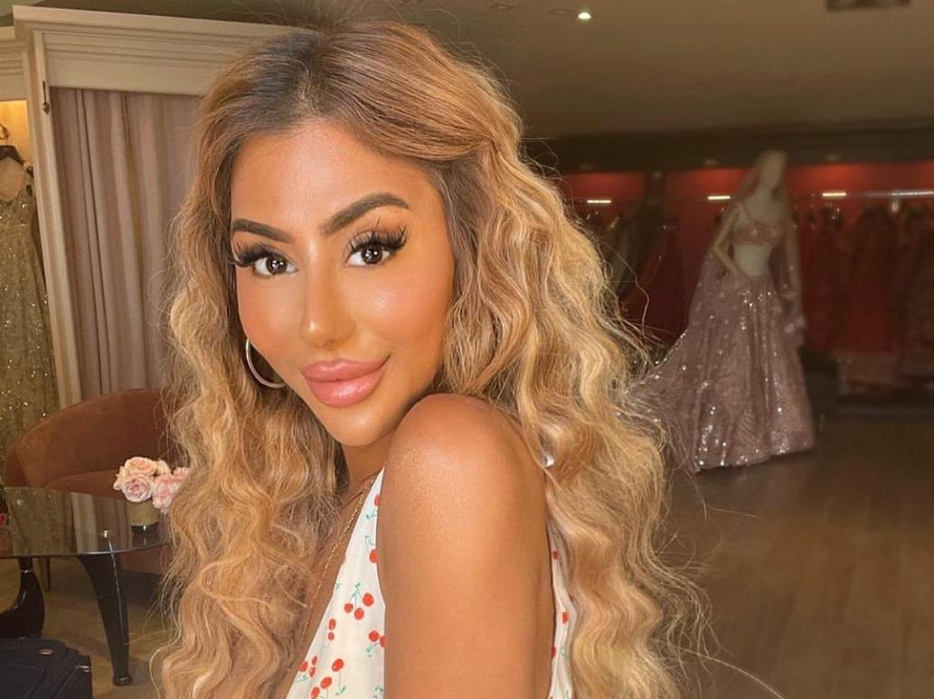 خبيرة المكياج العالمية جينا بادين/ Gina Badhen تشرح عن أهمية تنظيف أدوات المكياج - صورة مميزة صورة مميزة: خبيرة المكياج العالمية جينا بادين/ Gina Badhen تشرح عن أهمية تنظيف أدوات المكياج