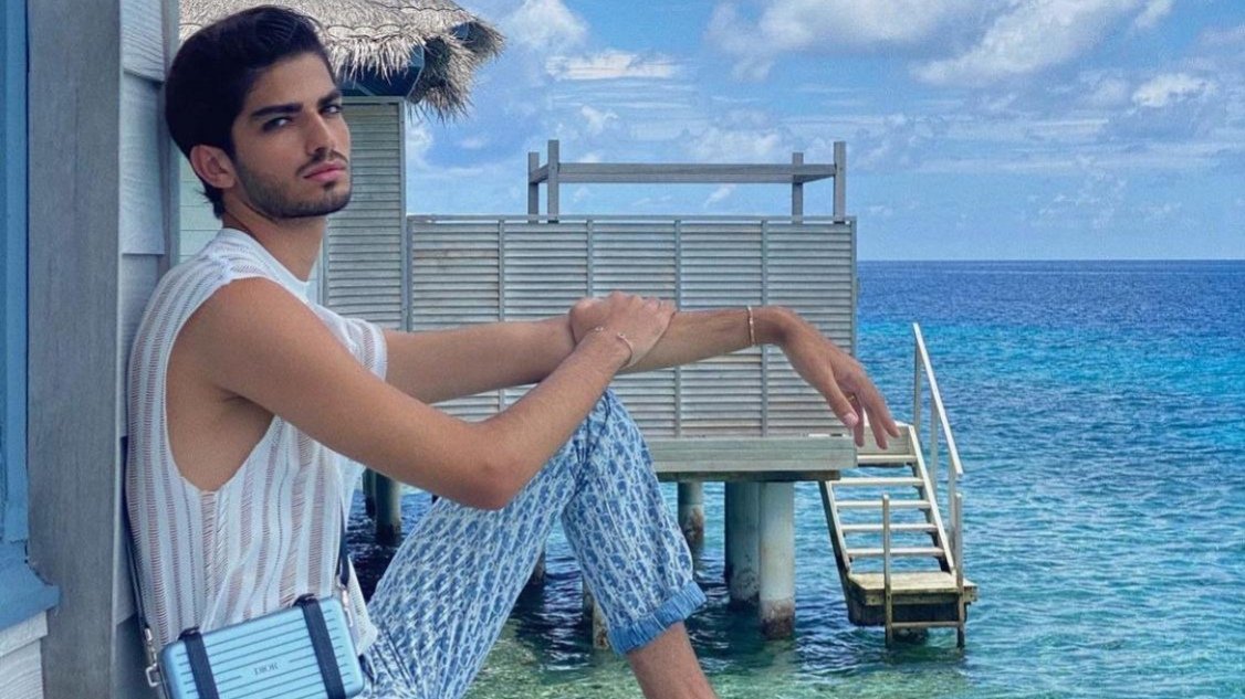 صورة مميزة: بين الذوق الرفيع والأسلوب الإستثنائي عارض الأزياء Oscar Kraye ينشر هذا الـReels