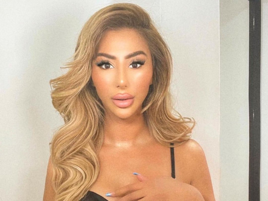 صورة مميزة: خبيرة المكياج العالمية جينا بادين/ Gina Badhen تنصح بإستخدام هذه الزيوت لإزالة المكياج