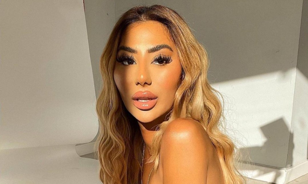 خبيرة المكياج العالمية جينا بادين/ Gina Badhen تلفت الأنظار باطلالتها الجديدة - صورة مميزة صورة مميزة: خبيرة المكياج العالمية جينا بادين/ Gina Badhen تلفت الأنظار باطلالتها الجديدة