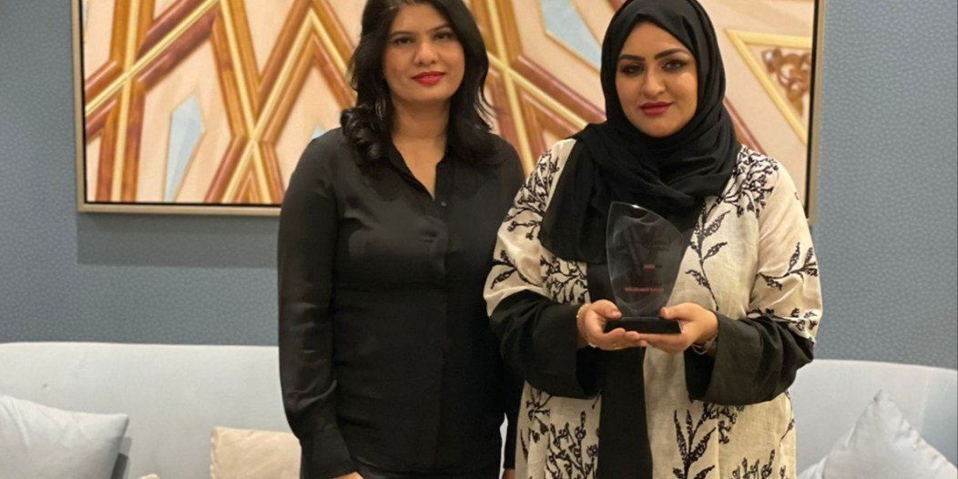 منى تجاربي تنال جائزة الأيقونة الإجتماعية عن مجمل نشاطاتها الخيرية خلال سنة 2021 - صورة مميزة صورة مميزة: منى تجاربي تنال جائزة الأيقونة الإجتماعية عن مجمل نشاطاتها الخيرية خلال سنة 2021