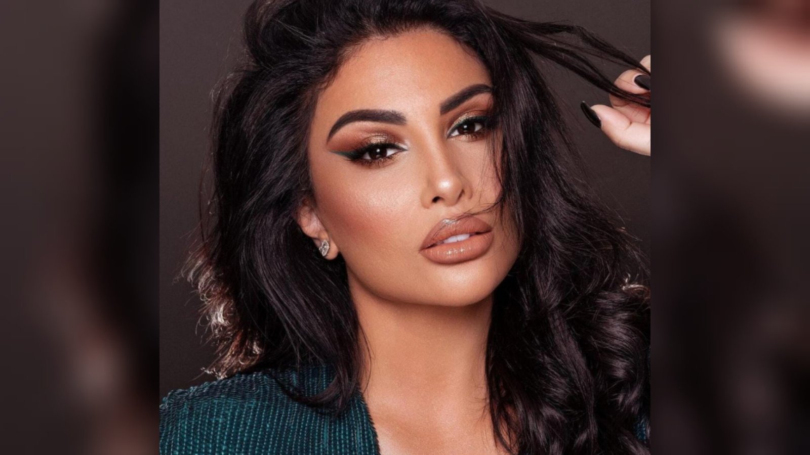 صورة مميزة: خبير التجميل خالد نايفه الى الأضواء من جديد بإطلالة للإعلامية إليان خوند