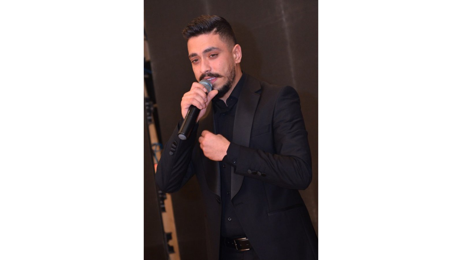 مهرجان AFDAL الدولي يقدم جائزة أفضل نجم غنائي لبناني شاب للفنان مهند زعيتر - صورة مميزة صورة مميزة: مهرجان AFDAL الدولي يقدم جائزة أفضل نجم غنائي لبناني شاب للفنان مهند زعيتر