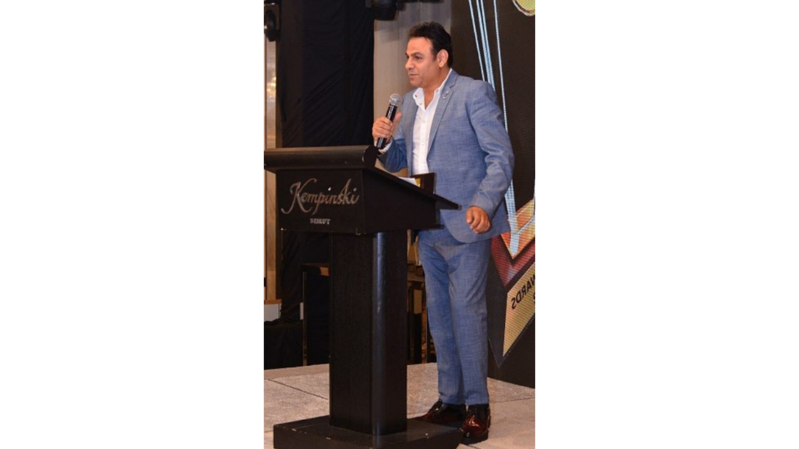 مهرجان AFDAL الدولي يقدم جائزة أفضل ملحن و موزع لملحم ابو شديد - صورة مميزة صورة مميزة: مهرجان AFDAL الدولي يقدم جائزة أفضل ملحن و موزع لملحم ابو شديد