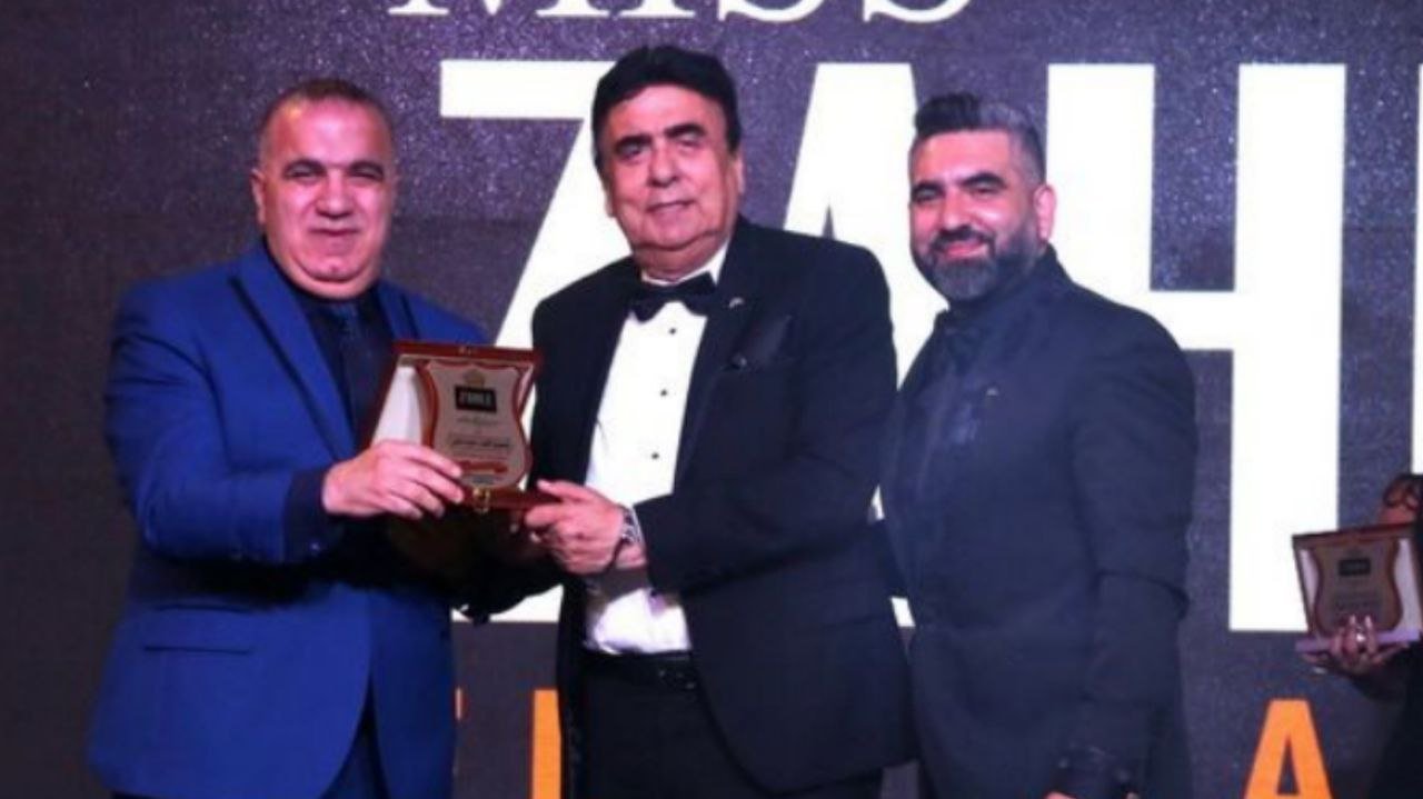صورة مميزة: مهرجان انتخاب ملكة جمال زحلة يمنح ميزون سليم متري درعاً تكريمياً