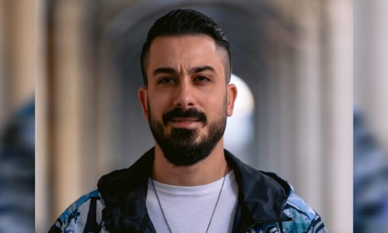 أحمد العقاد كونو جاهزين لتسمعو اغنيتي لجديدة مني آسف.