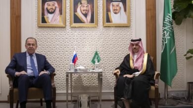 وزير الخارجية السعودي نبذل جهوداً لحل الأزمة بأوكرانيا