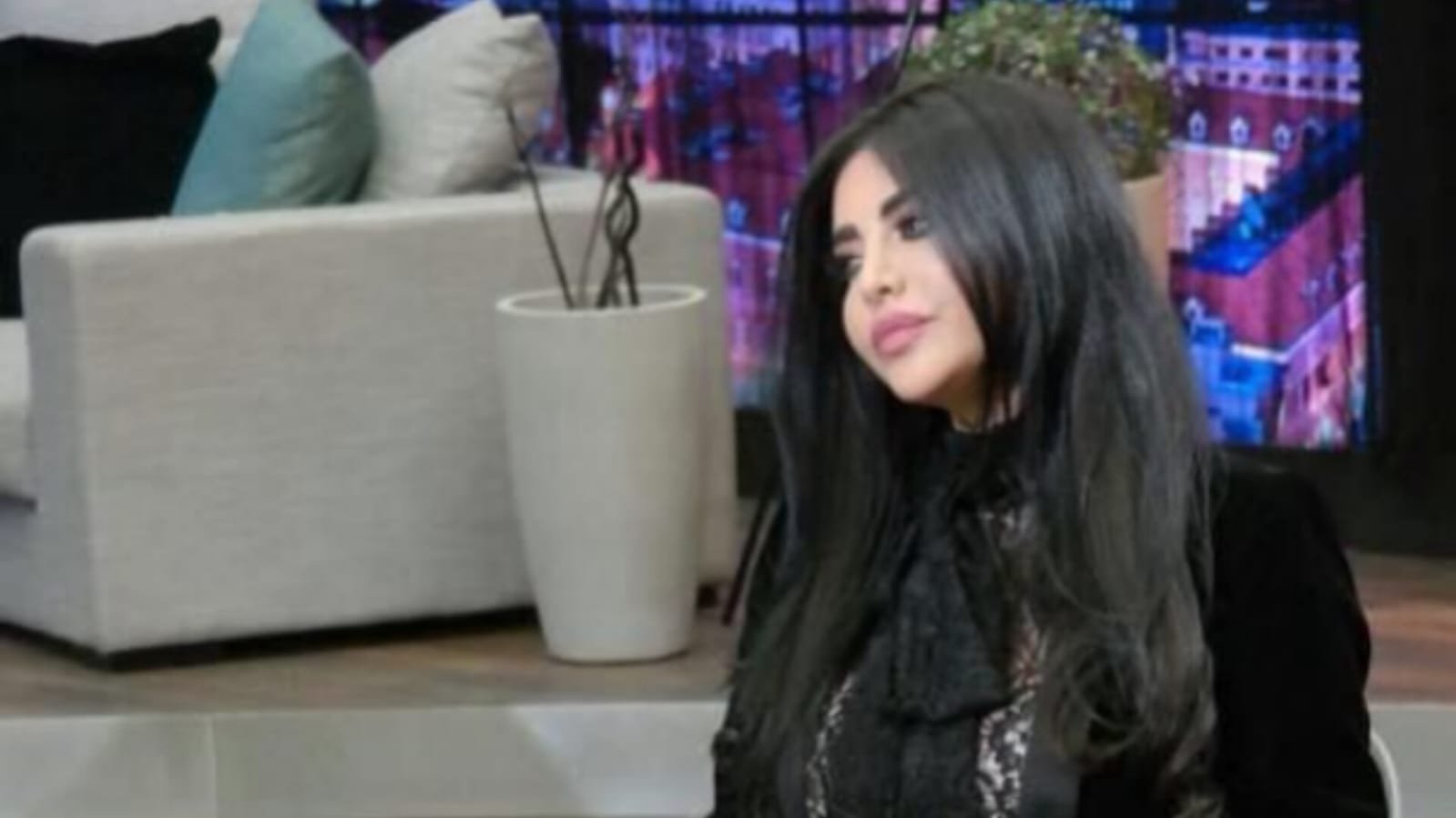 صورة مميزة: ليليان ناعسة تستضيف خبيرة التجميل روزي ضو