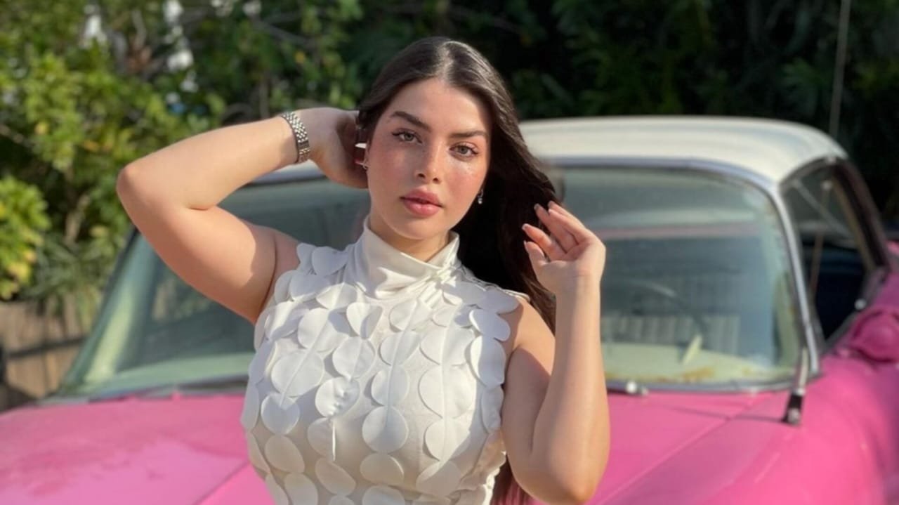 صورة مميزة: آية ترك تستعد لافتتاح مسارها المهني في تصميم الأزياء
