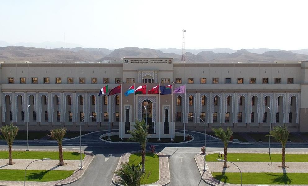 وفد عسكري هندي يزور مركز الأمن البحري العماني