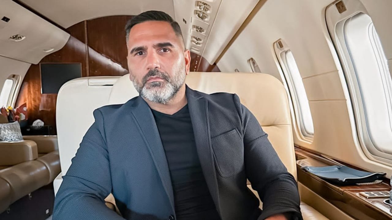 هادي عبد الهادي نعمل على افتتاح فرع جديد لشركة Universal Jets في المملكة السعودية - صورة مميزة صورة مميزة: هادي عبد الهادي نعمل على افتتاح فرع جديد لشركة Universal Jets في المملكة السعودية