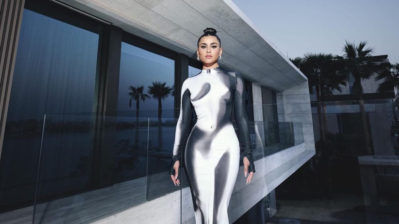 صورة مميزة: يومي تخطف الأنظار بأحدث إطلالاتها في دبي