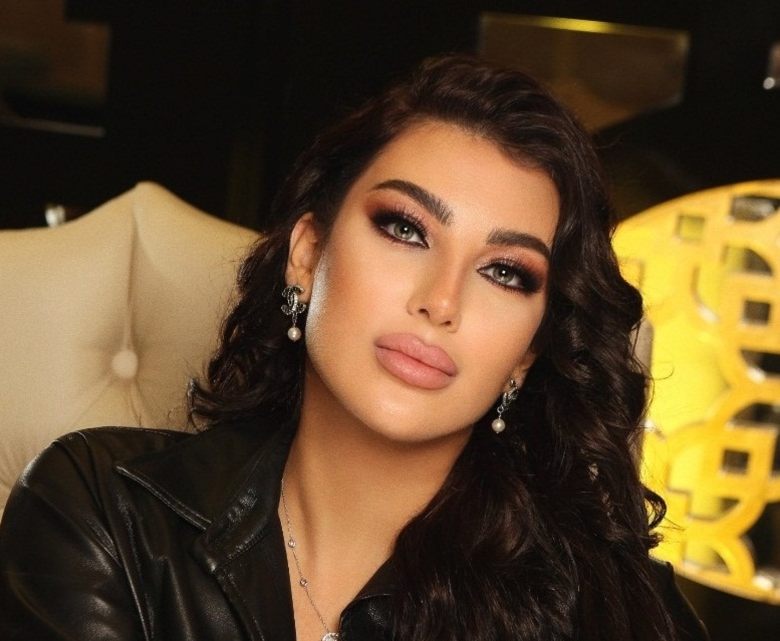 من الزوايا الأربع زينة سلامة أصغر سفيرة في لبنان - صورة مميزة صورة مميزة: من الزوايا الأربع زينة سلامة أصغر سفيرة في لبنان