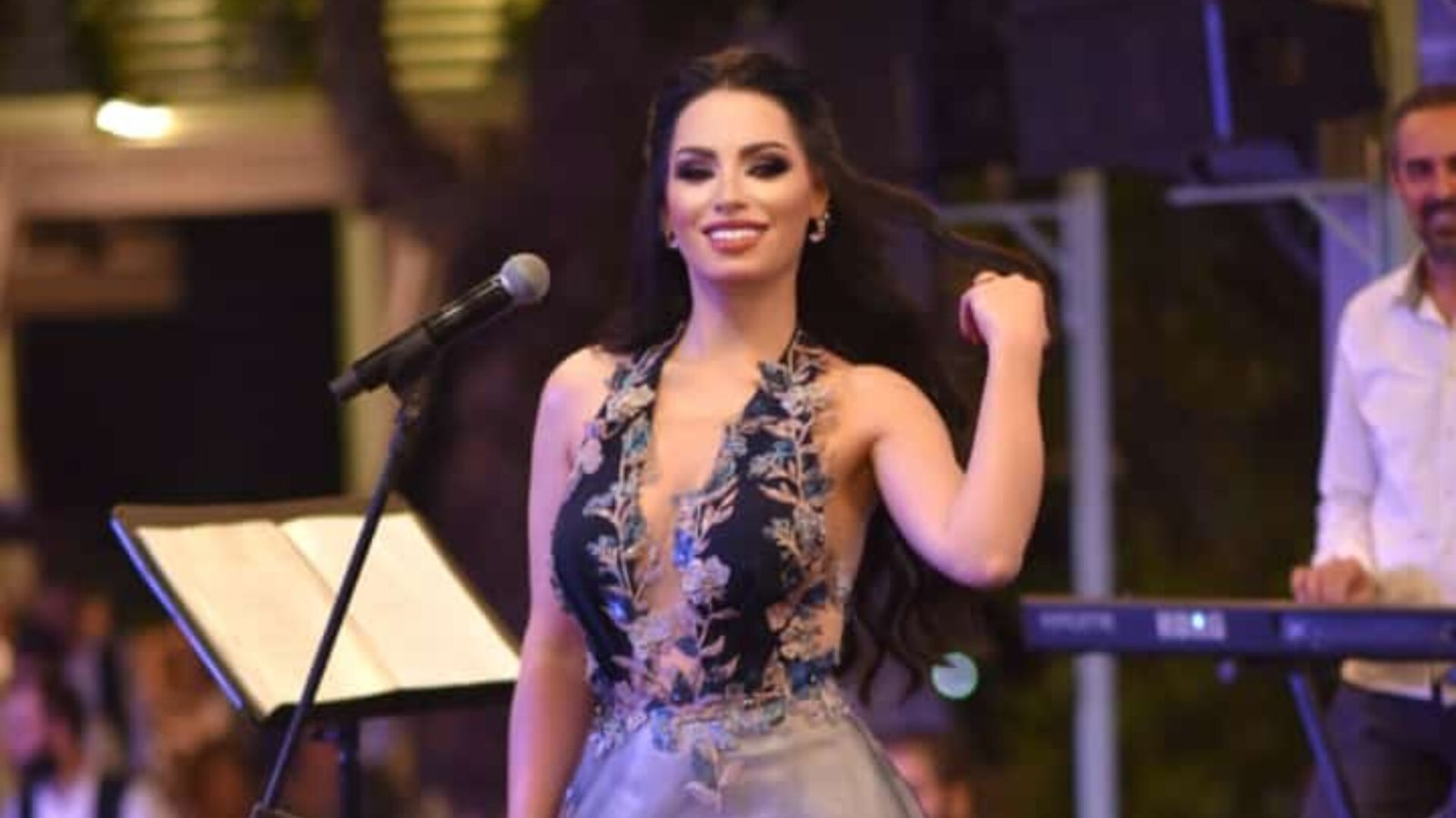 أريج تناري تشعل الأجواء في مدينة اهدن - صورة مميزة صورة مميزة: أريج تناري تشعل الأجواء في مدينة اهدن