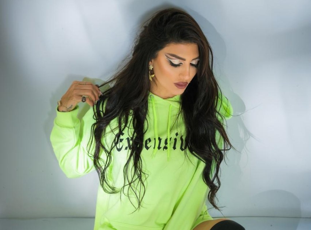 من هي ميرا؟ الفنانة متعددة المواهب التي تخطف الأضواء - صورة مميزة صورة مميزة: من هي ميرا؟ الفنانة متعددة المواهب التي تخطف الأضواء