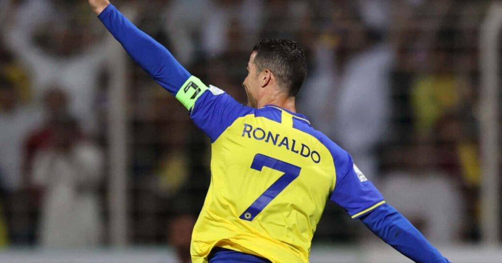 النصر يقلب تأخره 0-2 إلى فوز 3-2 رغم طرد بينتو منذ الدقيقة 10