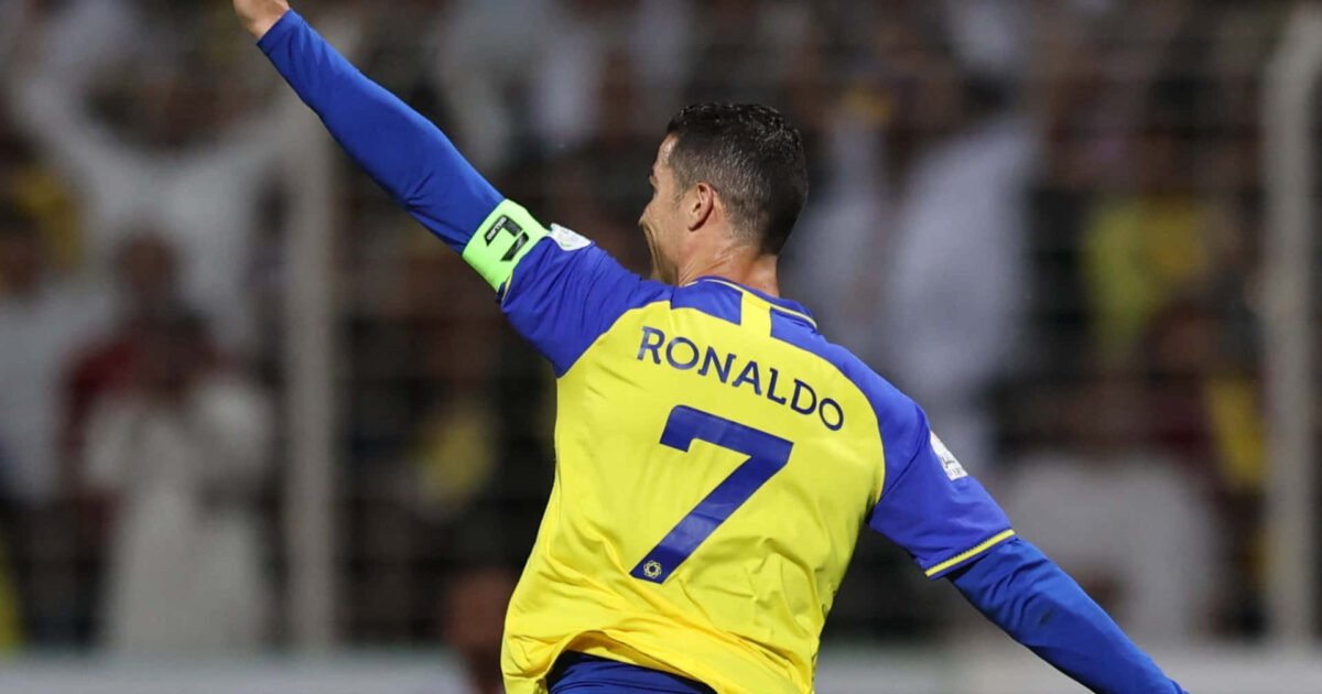 النصر يقلب تأخره 0-2 إلى فوز 3-2 رغم طرد بينتو منذ الدقيقة 10 - صورة مميزة صورة مميزة: النصر يقلب تأخره 0-2 إلى فوز 3-2 رغم طرد بينتو منذ الدقيقة 10