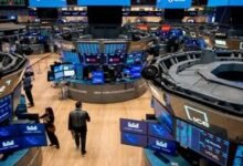 النفط والدولار في مرمى تأثير الفائدة ومخاطر مضيق هرمز