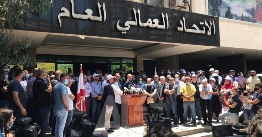 تقارير: غارات وقصف مدفعي يطال قرى جنوب لبنان وإعادة انتشار إسرائيلي