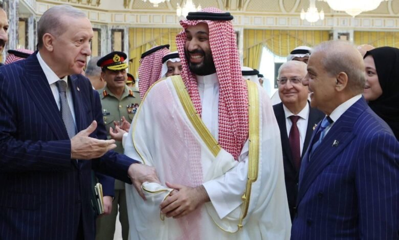 باكستان تنفي وجود قرار لتفعيل بند الدفاع في اتفاق مكة بعد هجمات الحوثيين