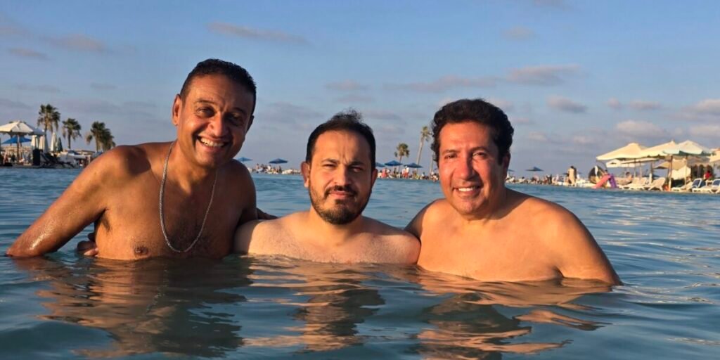 الساحل الشمالي يجمع بين المنتج اللبناني أحمد شحاده والدكتور أحمد أيوب والنجم المصري الكبير هاني رمزي في أجواء صيفية مميّزة