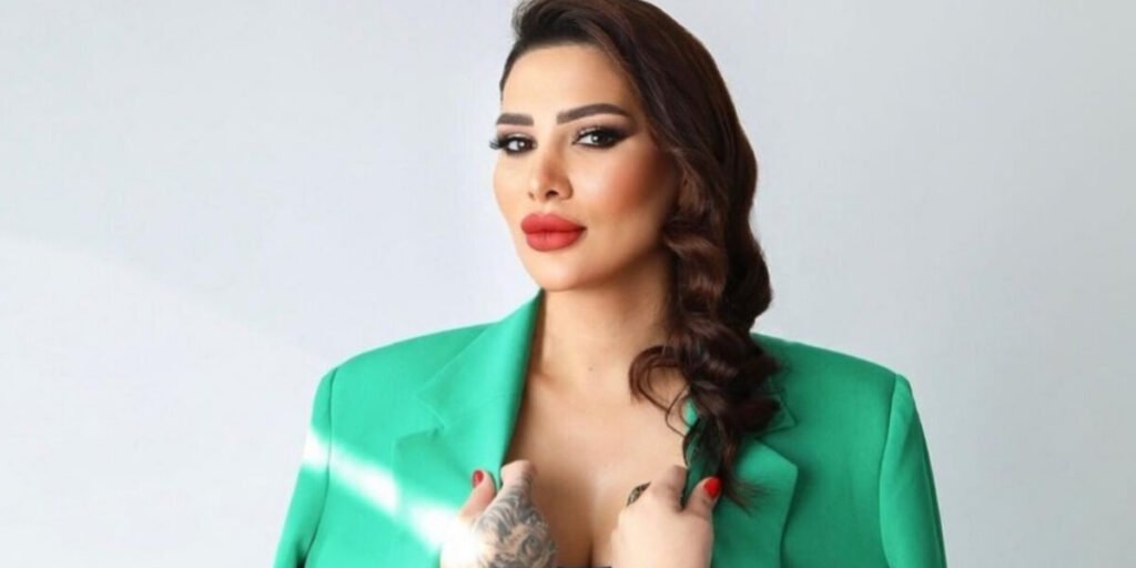 جنون الأنا كتاب من توقيع سارة شعبان
