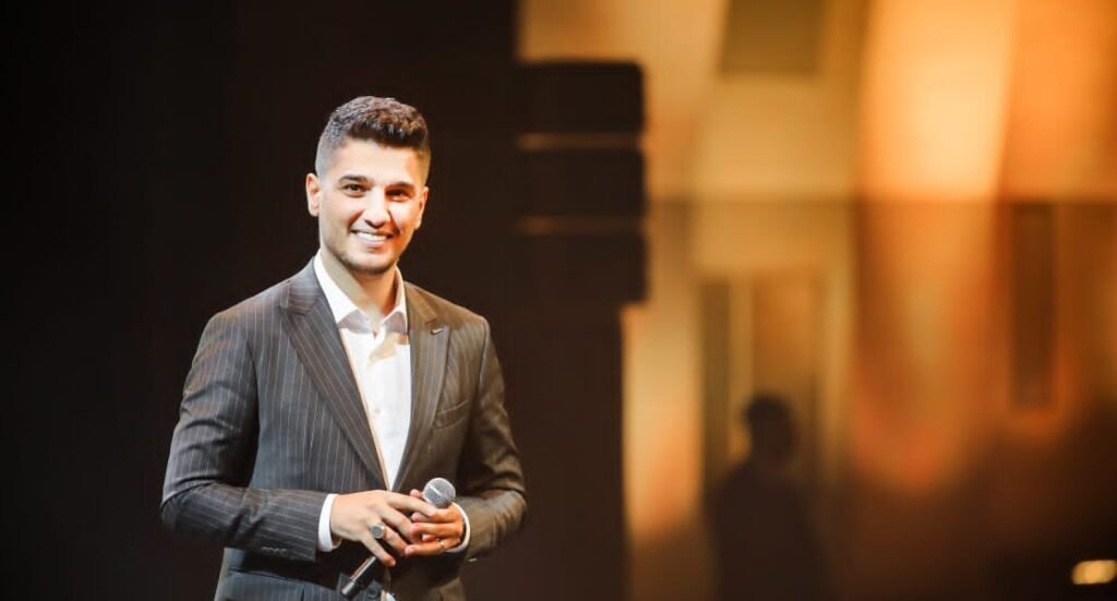 محمد عسّاف يتألق صوتاً وحضوراً في إسطنبول