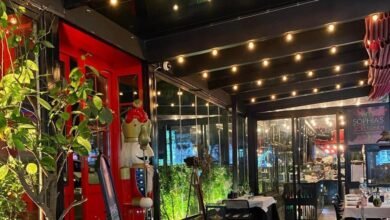 Smallville Hotel A Charming view and Distinctive Services