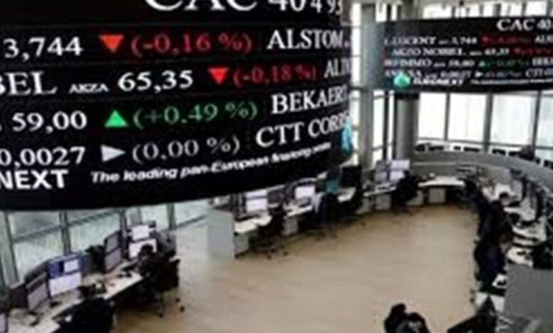 أسهم أوروبا تصعد قبيل تصويت حاسم لحجب الثقة عن رئيس وزراء فرنسا