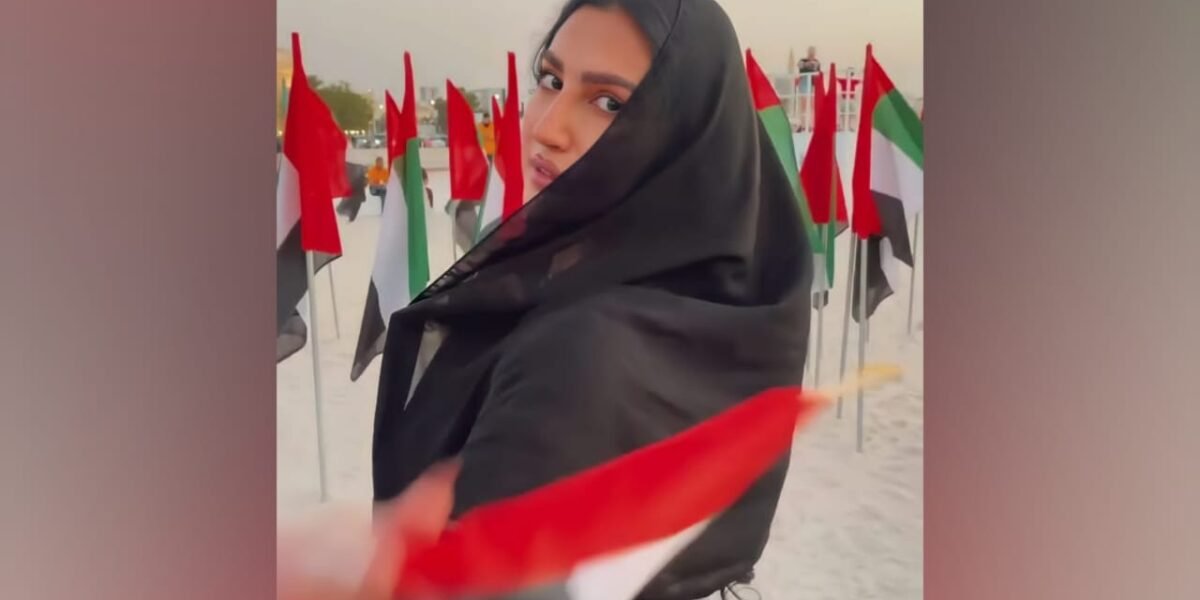 المؤثرة كارول عطية تخطف الأنظار بالعباءة الخليجية - صورة مميزة صورة مميزة: المؤثرة كارول عطية تخطف الأنظار بالعباءة الخليجية