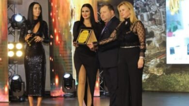 فرح رمّال مكرمةً في حفل اختيار ملكة جمال الإنسانية لعام ٢٠٢١