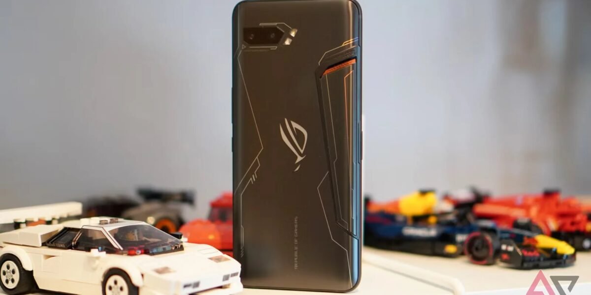 يقول رئيس شركة Asus إن الأمر انتهى من تصنيع الهواتف. هذا هو السبب في أنها أخبار سيئة